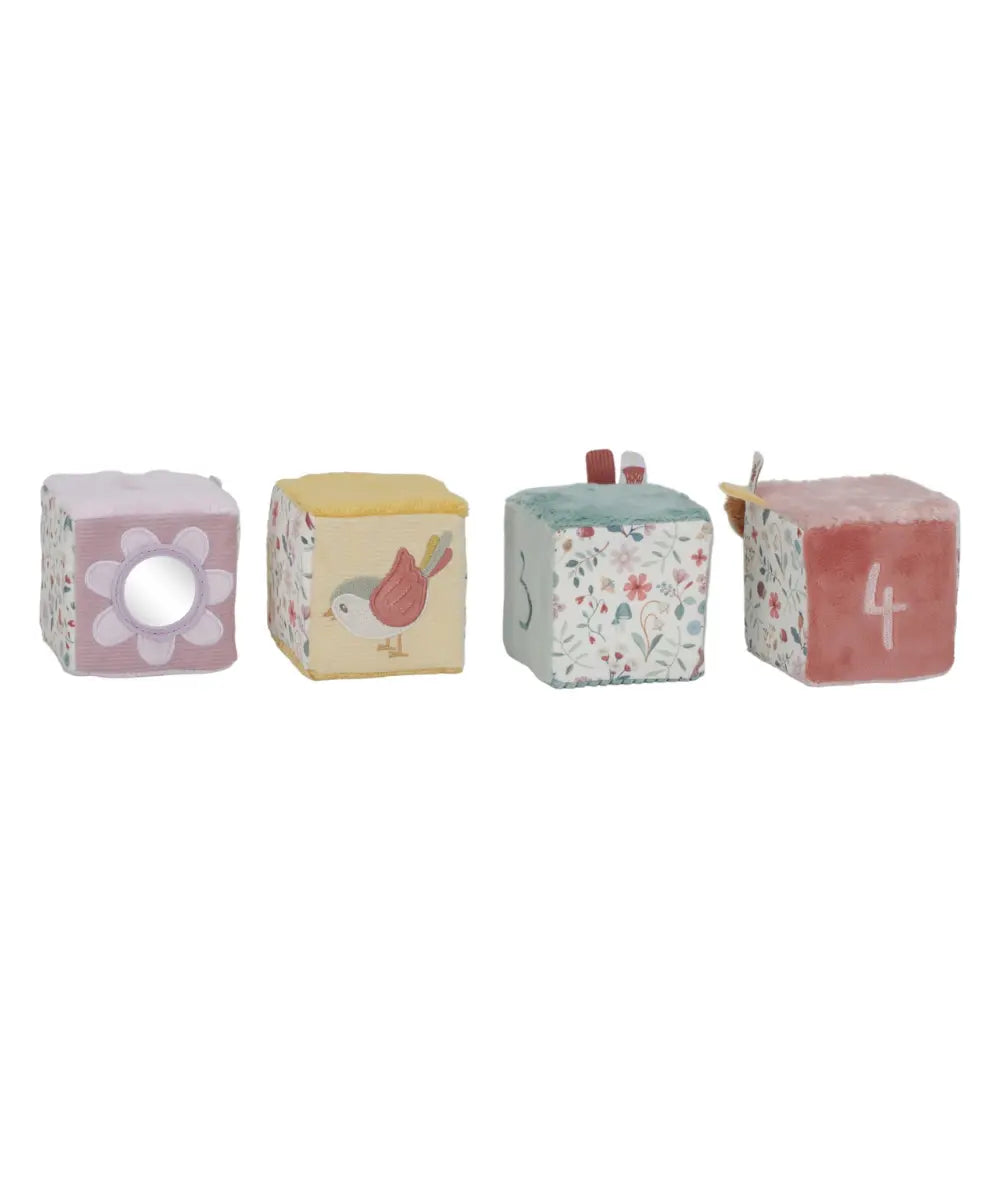 Set de 4 cubes d'éveil de la collection Fairy Garden de la marque Little Dutch sur fond blanc