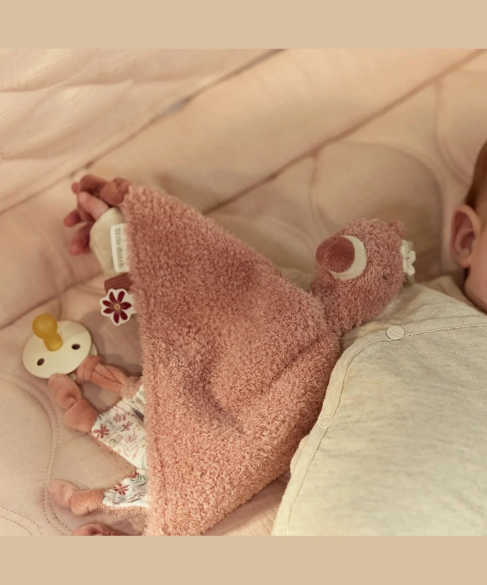 Vue d'ensemble en situation de Doudou Flamant rose - Safari Friends de la marque Little Dutch