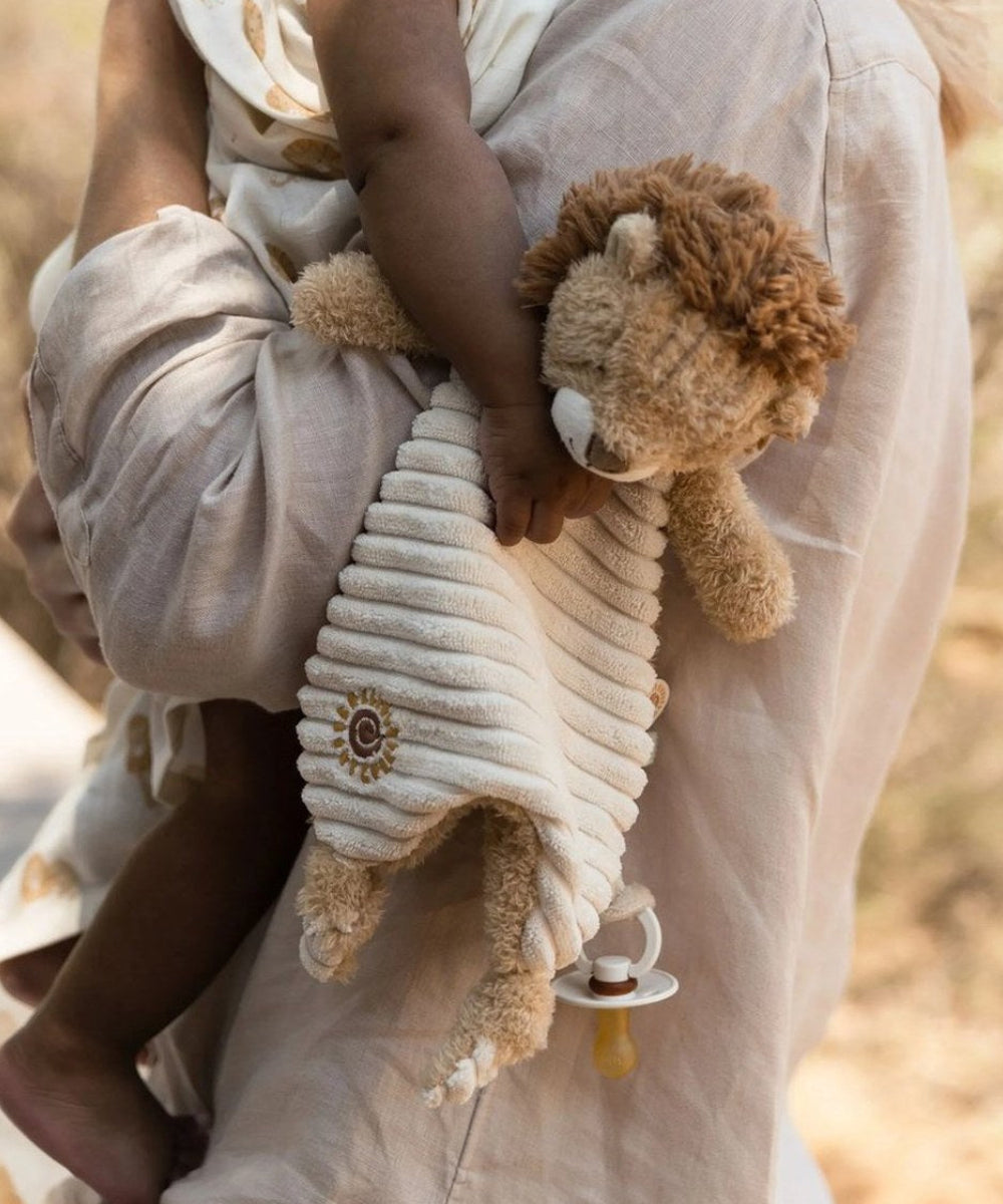 Doudou Lion de la collection Safari Friends de la marque Little Dutch
