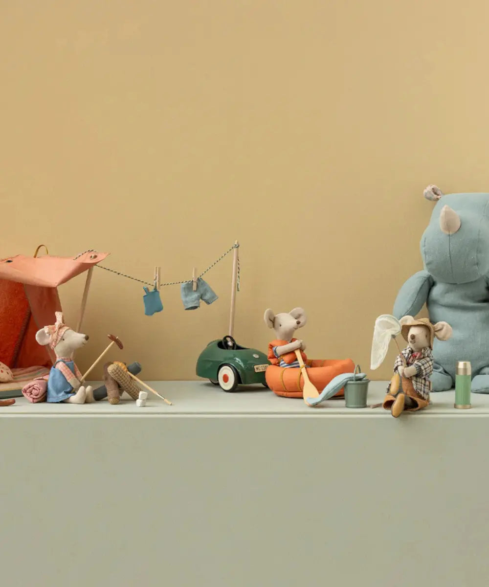 Ensemble de pêche miniature de Maileg  utilisé par des petites souris