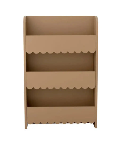 Bibliothèque murale pour enfant Salma en bois brun poussiéreux avec étagères décorées d'arches Bloomingville MINI.