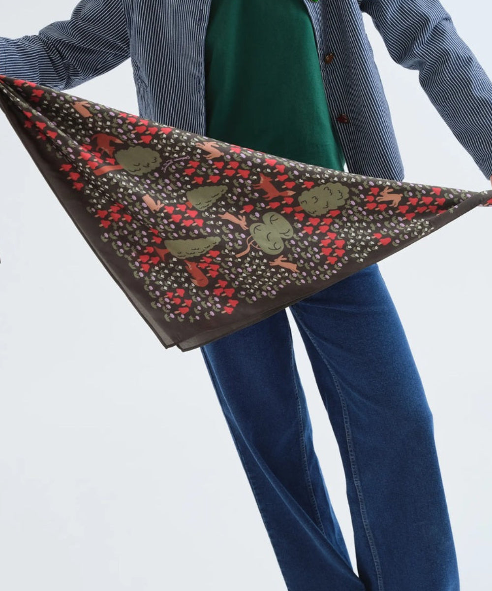 Foulard fleuri vert et rouge de Compañía Fantástica