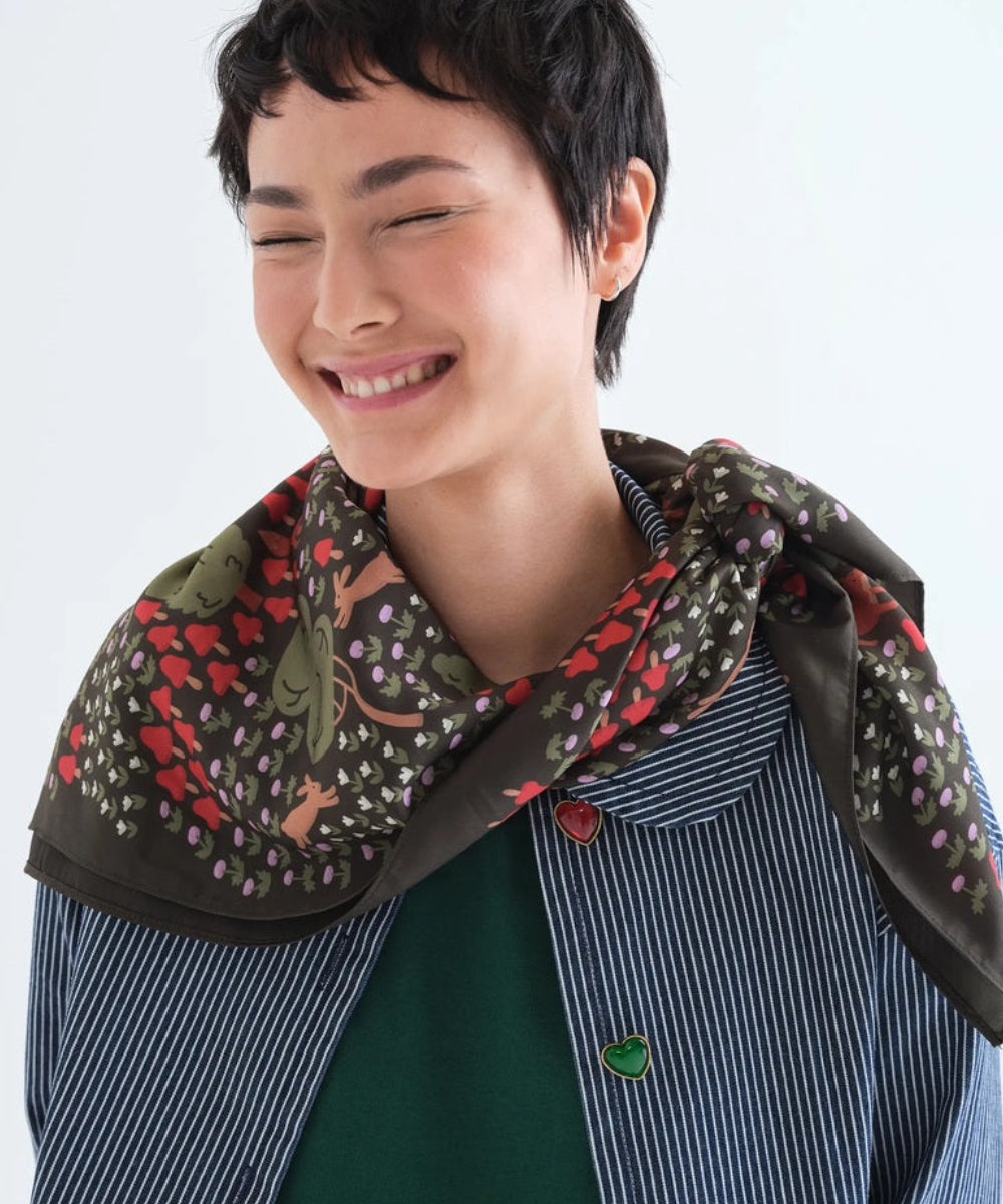 Foulard fleuri vert et rouge de Compañía Fantástica
