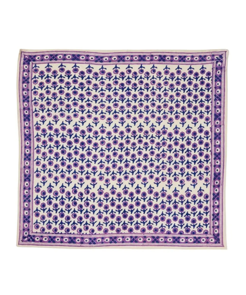 Détails de l'imprimé du Petit foulard indien Isha Cassis de la marque Bonheur du Jour