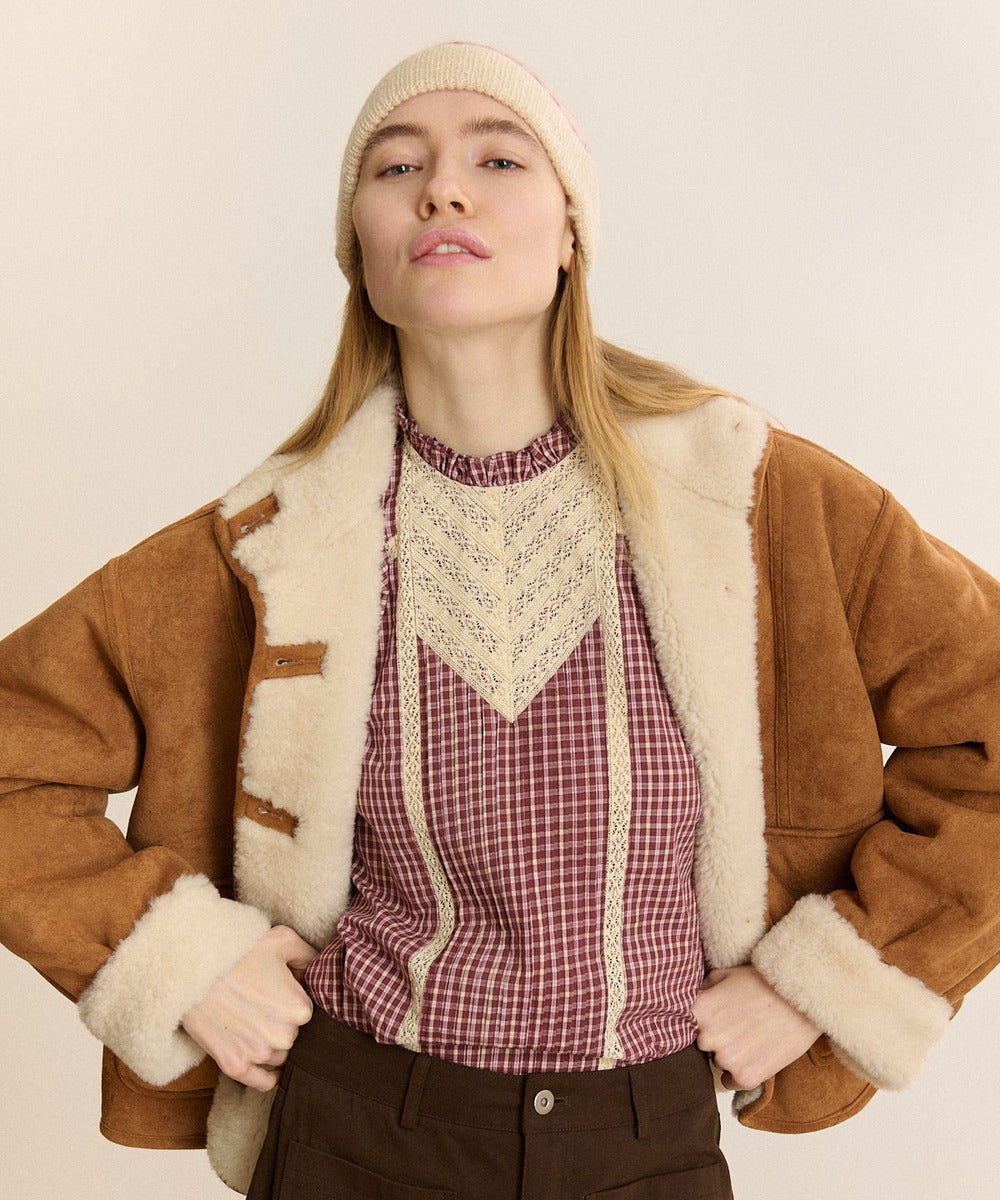 Manteau Dulce Camel ouvert, intérieur fourré visible