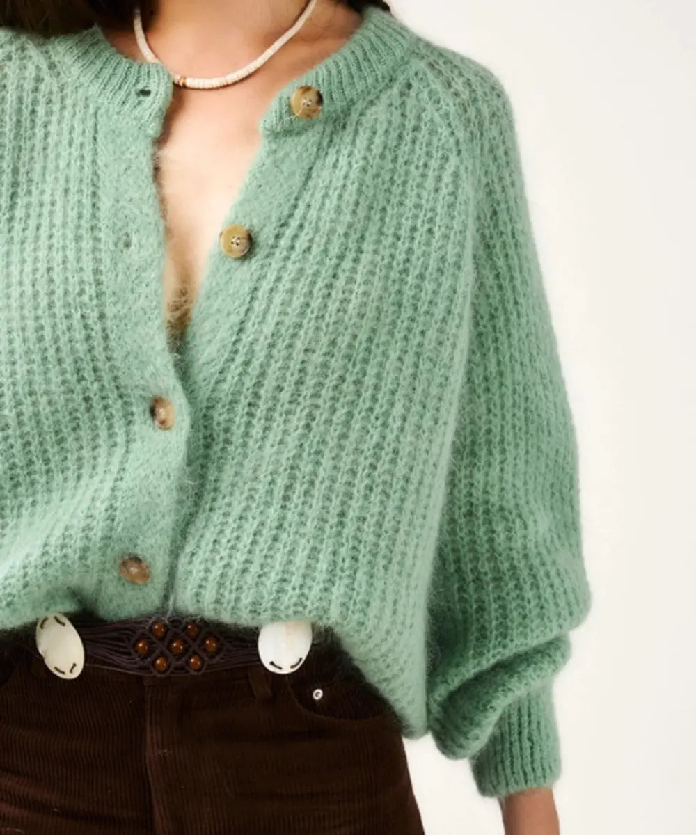 Gilet en mohair couleur vert sauge, coupe loose
