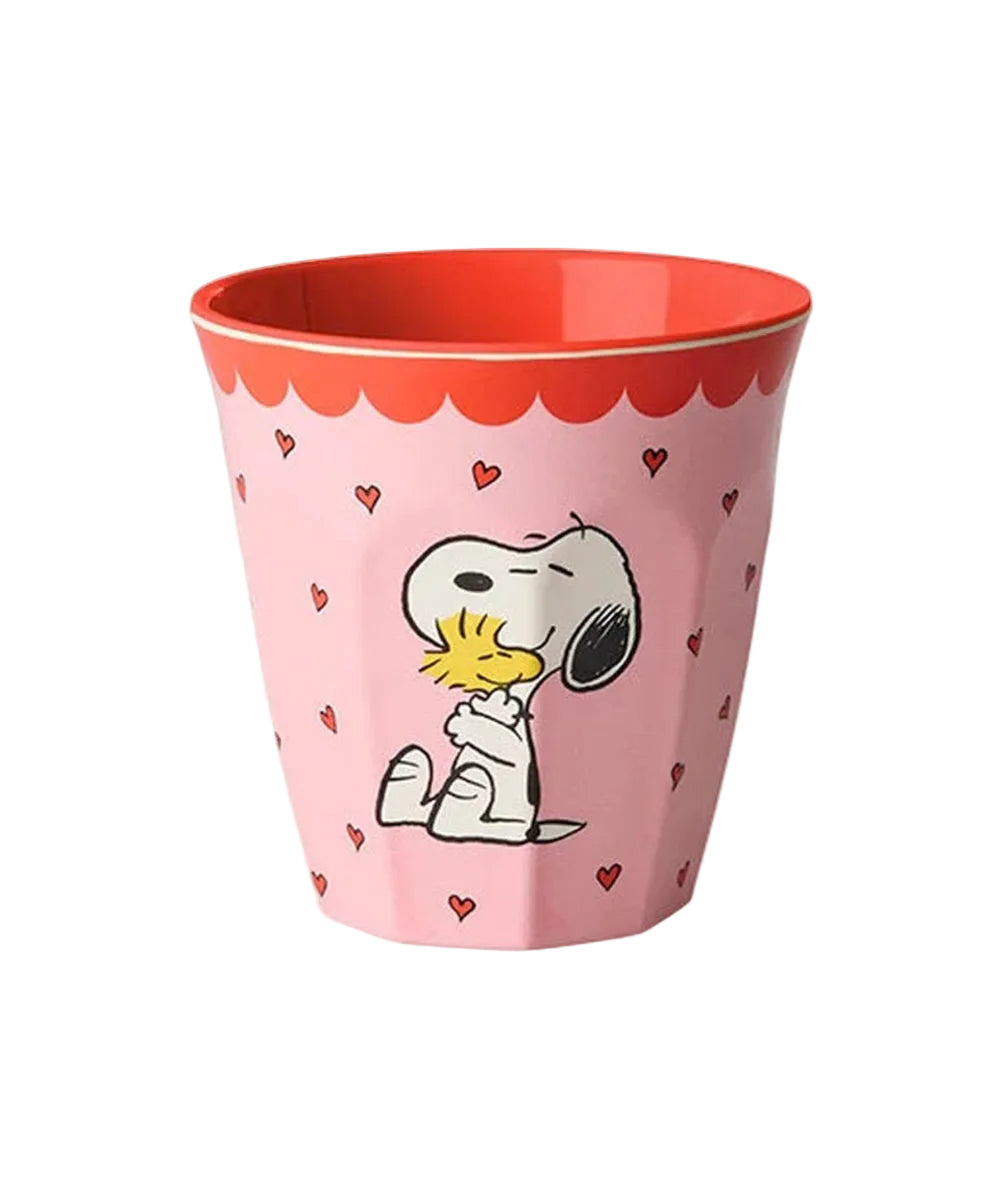 Gobelet en mélamine Snoopy Rose Medium de Rice sur fond clair