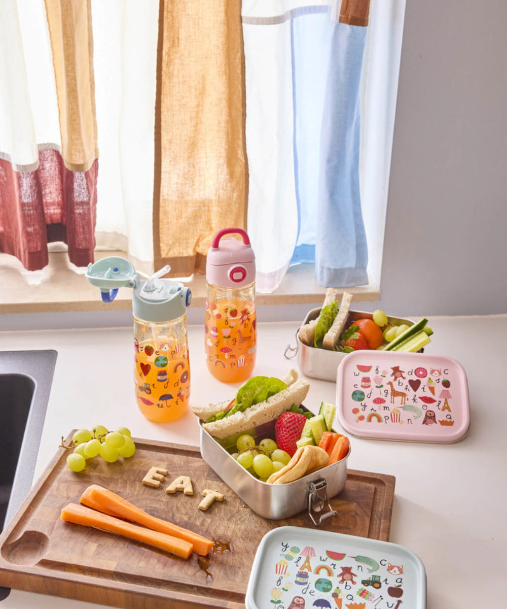 Gourde enfant ABC rose - 550 ml de Rice en situation