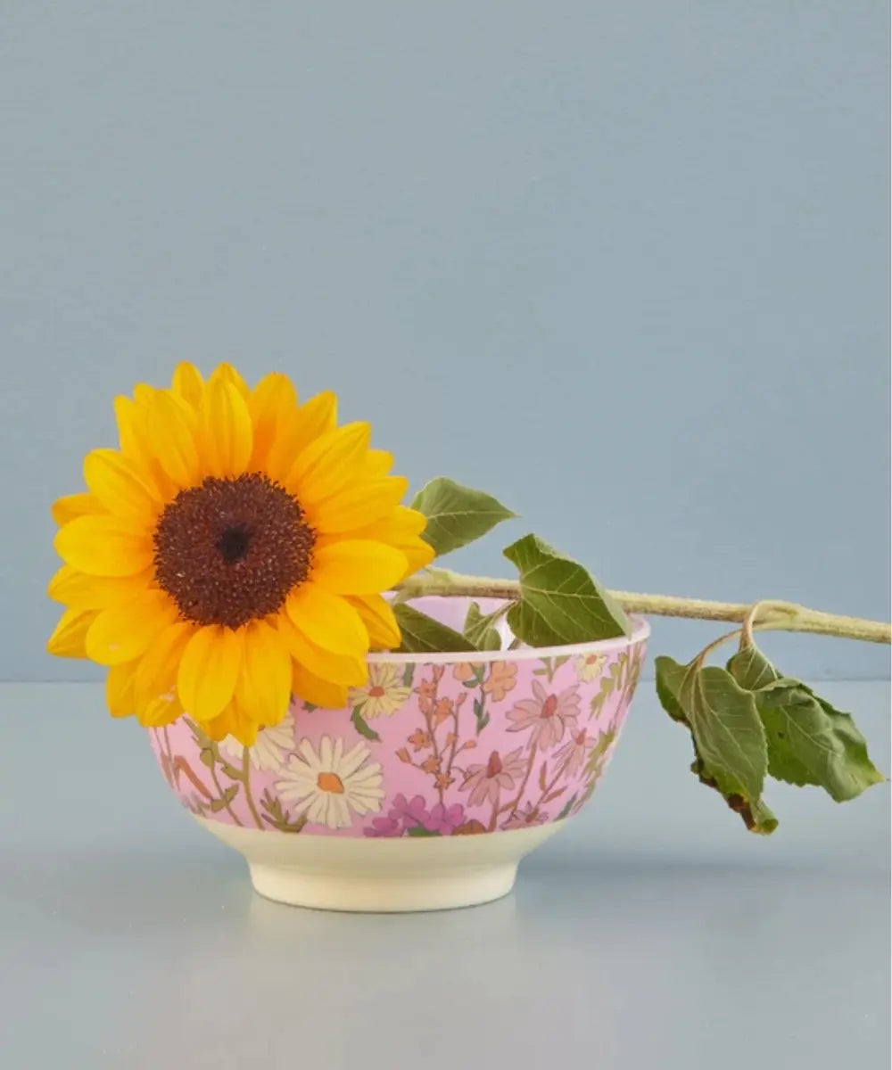 Bol en mélamine taille medium imprimé fleurs de marguerites Daisy Dearest de la marque RICE