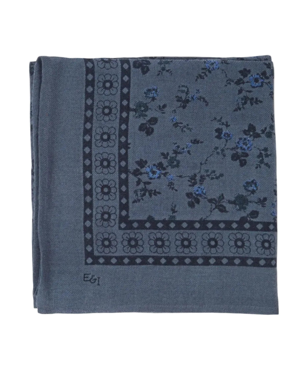 Grand Foulard Bleu Fleuri réalisé en laine par la marque Emile et Ida