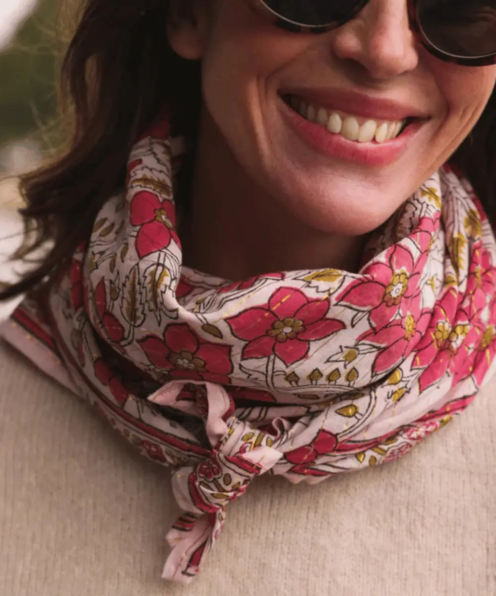 Grand foulard en coton Pink lurex imprimé artisanalement en Inde par la marque So Family