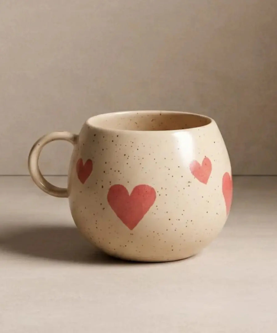 Grand mug Cozy Coeurs de 500 mL de la marque Egg Back Home