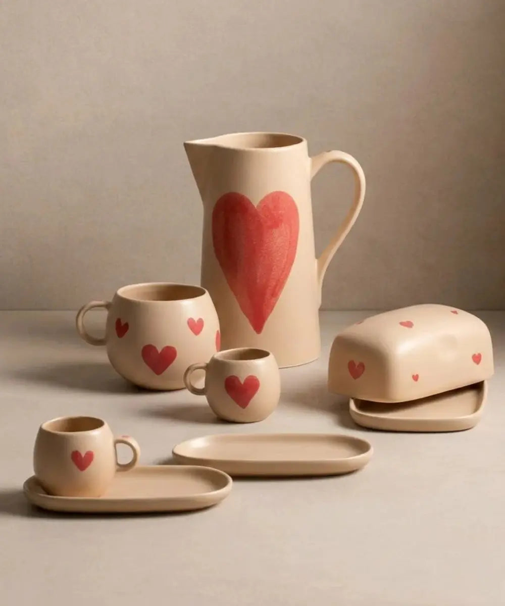 Grand mug Cozy Coeurs de 500 mL de la marque Egg Back Home