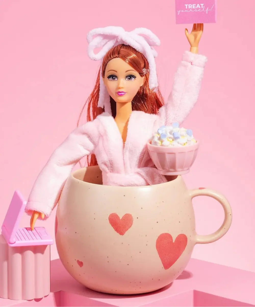 Grand mug Cozy Coeurs de 500 mL de la marque Egg Back Home