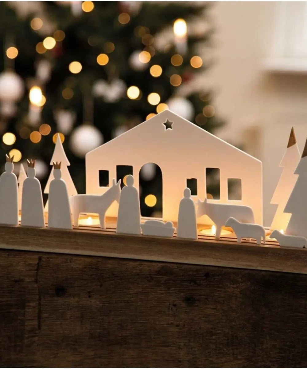 Creche de noel en porcelaine blanche et socle bois acacia avec photophores bougies chauffe plat de la marque räder