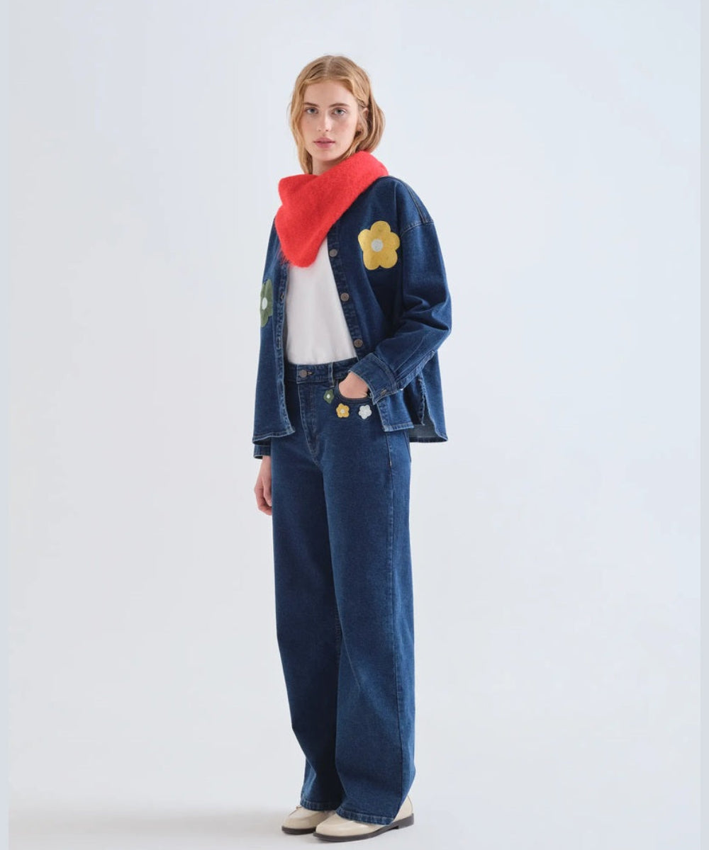 Jean bleu wide leg brodé de fleurs de Compañía Fantástica