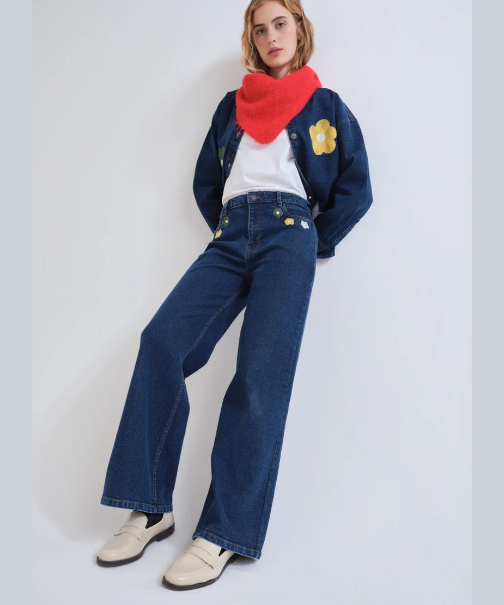 Jean bleu wide leg brodé de fleurs de Compañía Fantástica