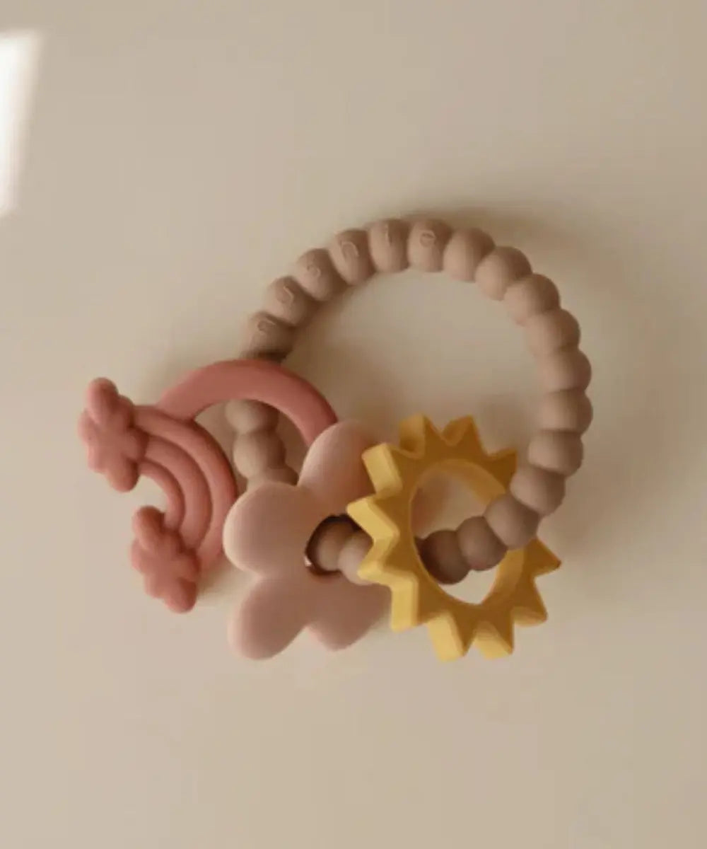 Anneau de dentition en silicone Nature de la marque pour bébé Mushie