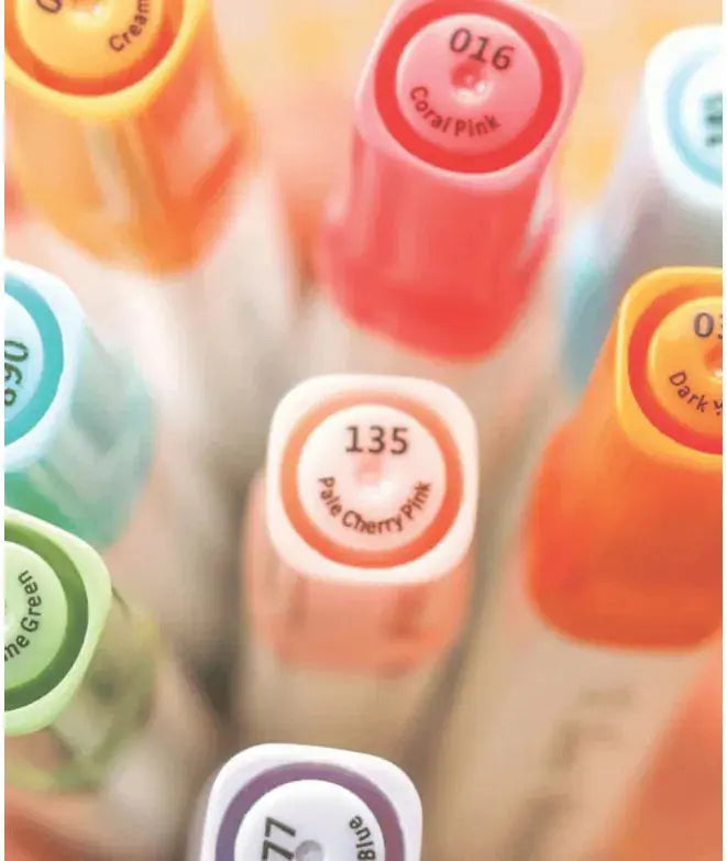 Zoom sur les feutres du coffret DIY Coloriages détente de la marque La Petite Epicerie