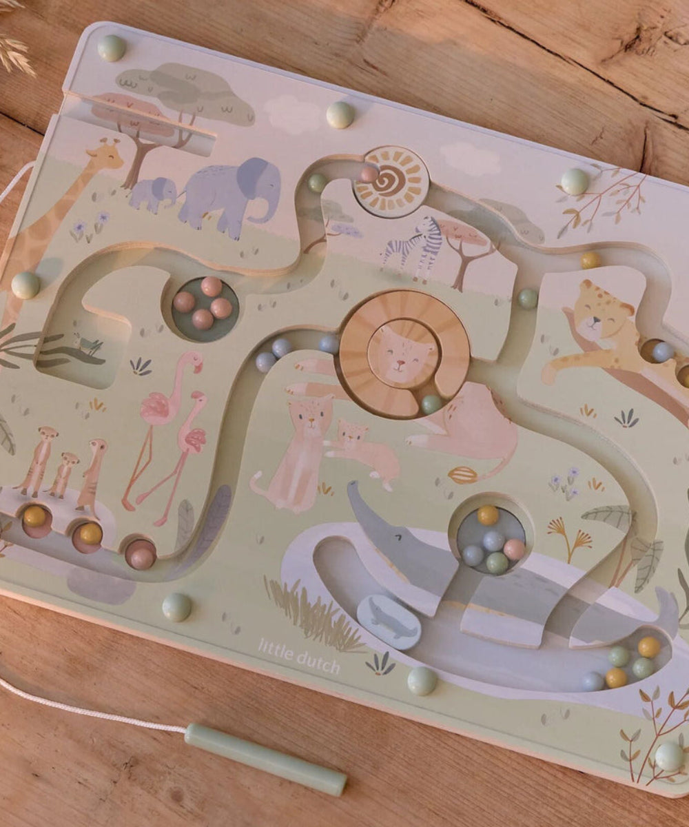 Labyrinthe magnétique en bois - Safari Friends de Little Dutch en situation