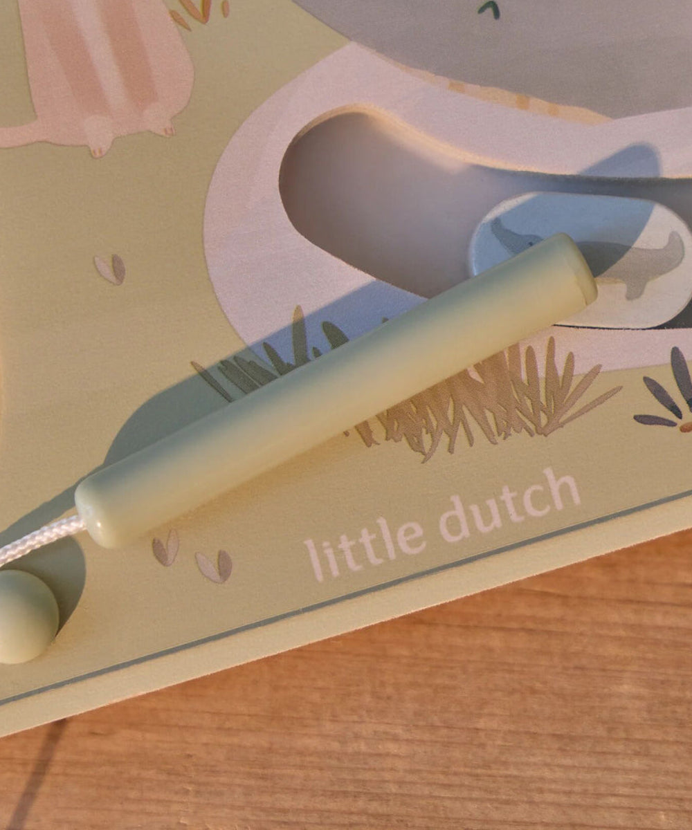 Labyrinthe magnétique en bois - Safari Friends de Little Dutch en situation