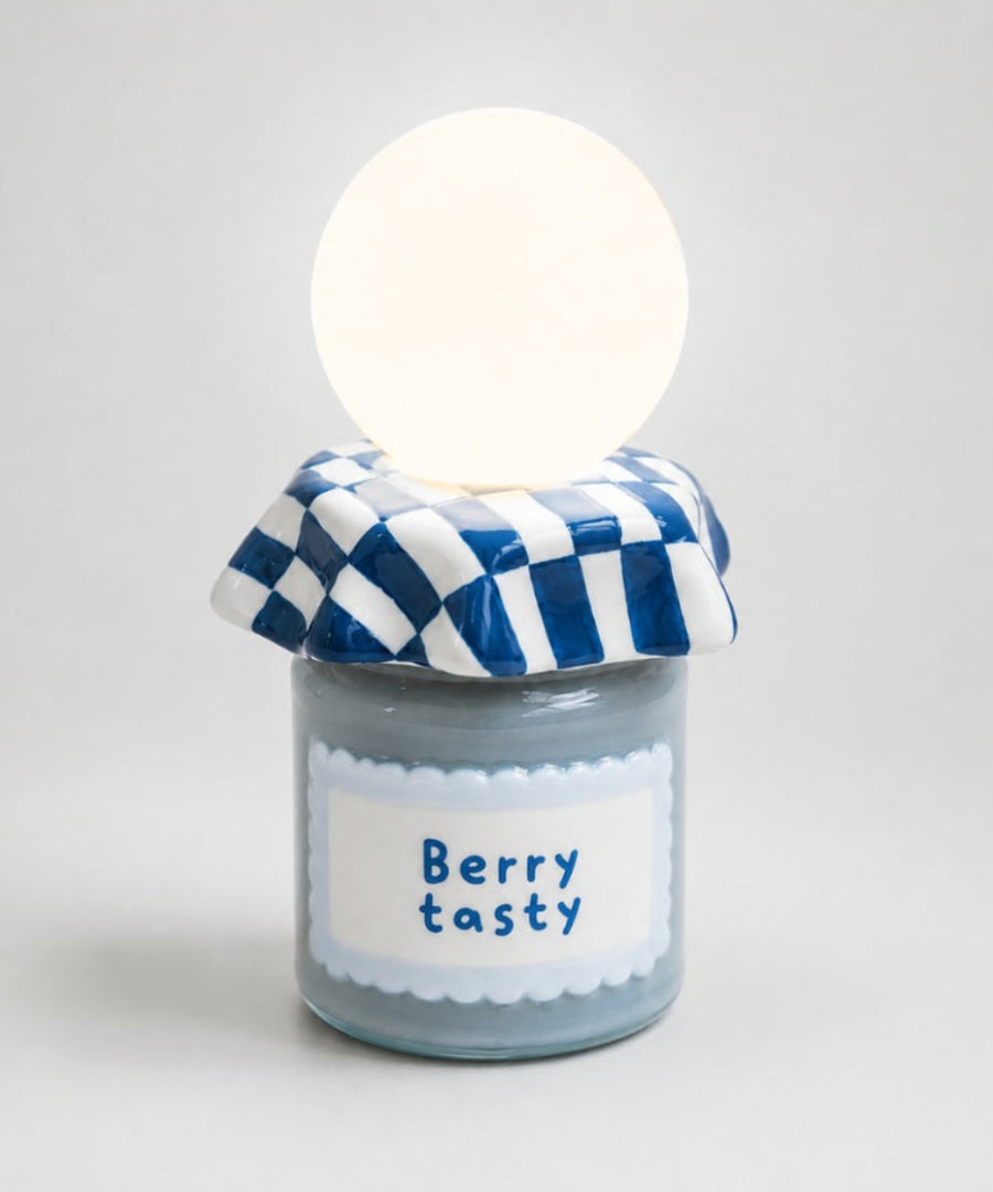 Lampe confiture Berry Tasty en céramique sur fond clair