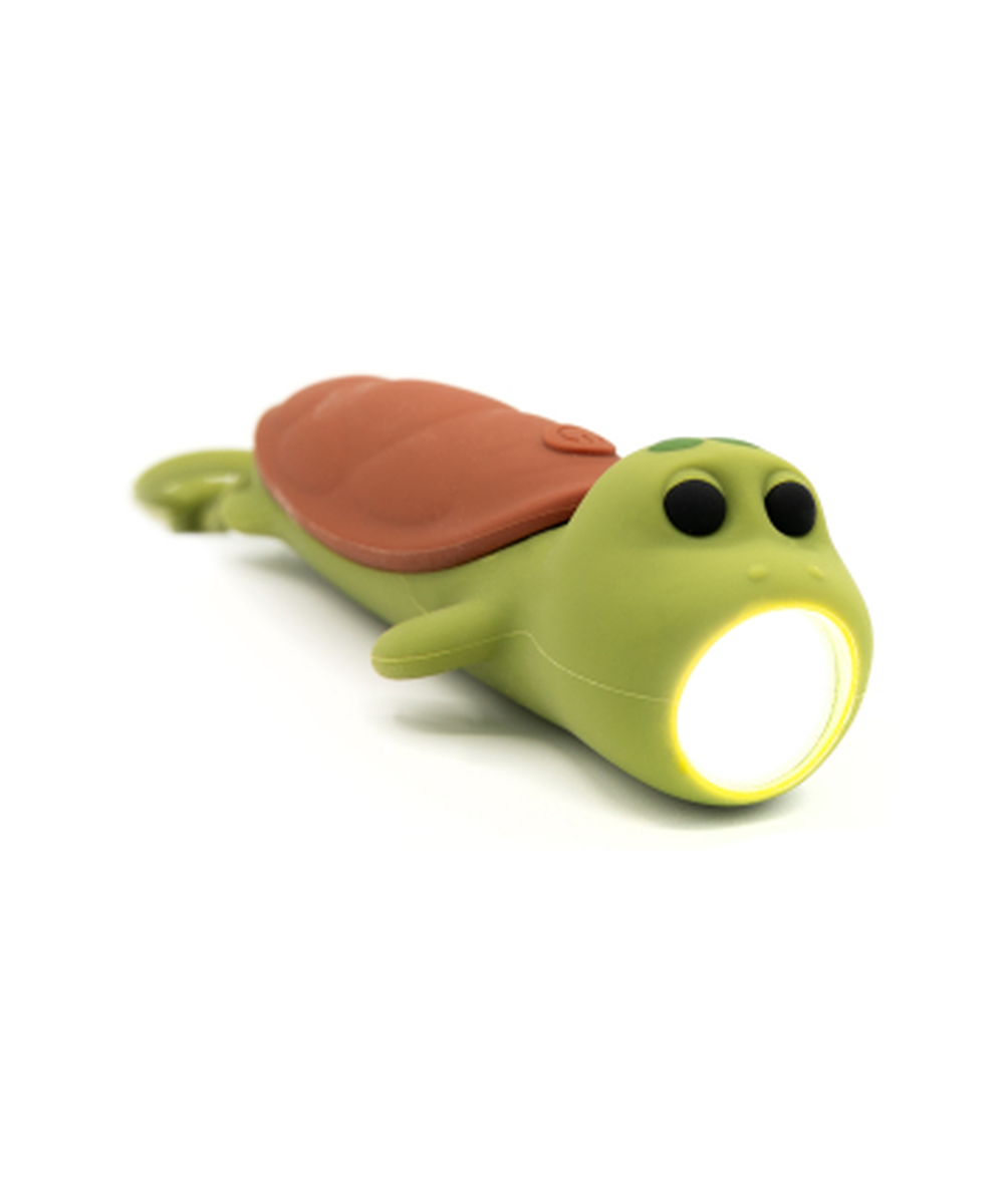 Lampe torche nomade en silicone souple en forme de tortue de la marque Little L, rechargeable usb-c
