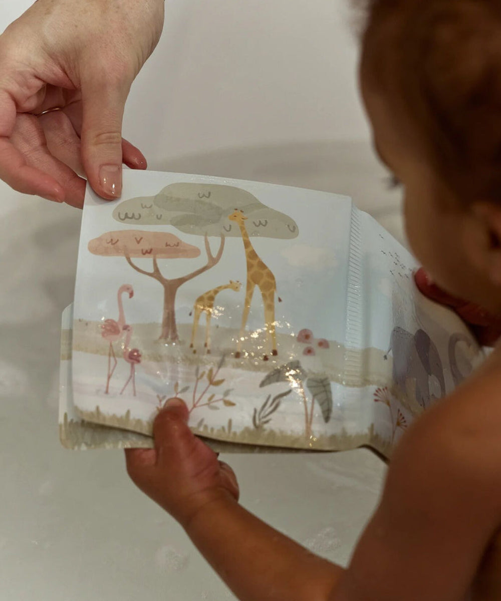 Livre de bain Safari Friends flottant dans l'eau