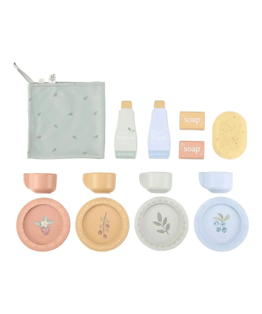 Détails des accessoires fournis avec la machine à laver en bois Little Dutch : torchon, vaisselle, savons, éponge...