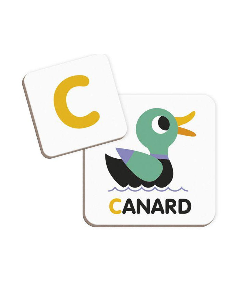 Magneti'Book Alphabet français de la marque Janod, sur fond blanc