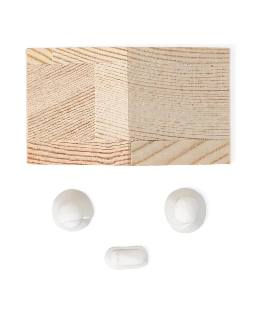 Vue détaillée de Mini crèche en bois et porcelaine de la marque Räder, sur fond blanc