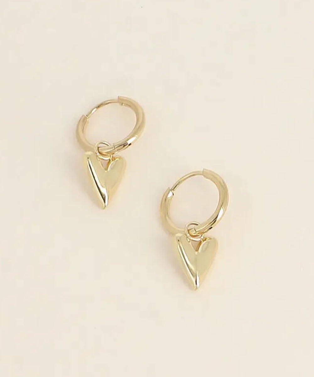 Mini créoles dorées Artley Cœur XS, sélection Merci Léonie, sur fond clair