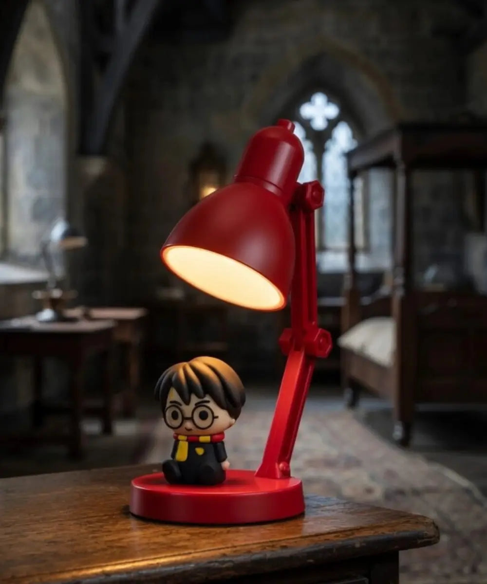 Mini lampe veilleuse led avec figurine de collection harry potter sous licence officielle hauteur 9 cm.