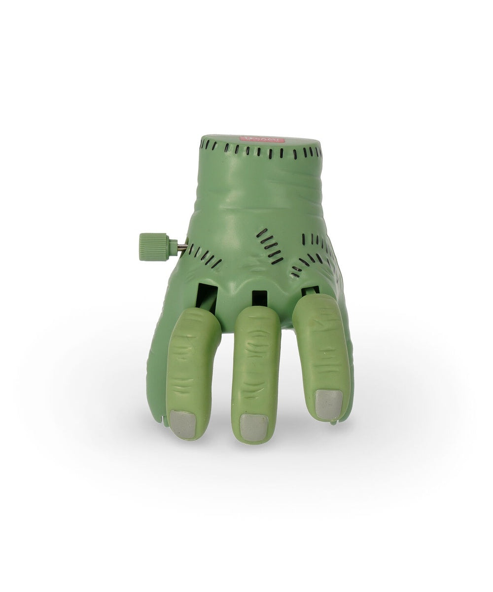 Mini main de zombie à remonter the mini walking hand de Legami : gadget halloween rigolo qui rampe.