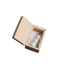 Petit sapin en porcelaine blanche rader dans sa boite en bois naturel deco noel.