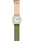 Montre Kaki Rose Pâle Mini Kyomo avec bracelet rose et kaki sur fond blanc