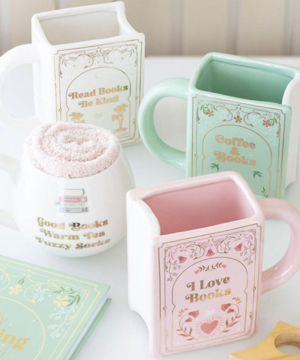 Mug Livre Vert de la marque Something Different, détail ou mise en situation du produit