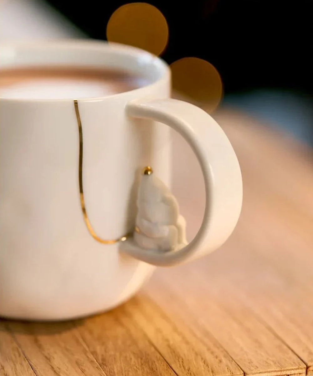 Gros plan en situation de Mug Père Noël de la marque Räder