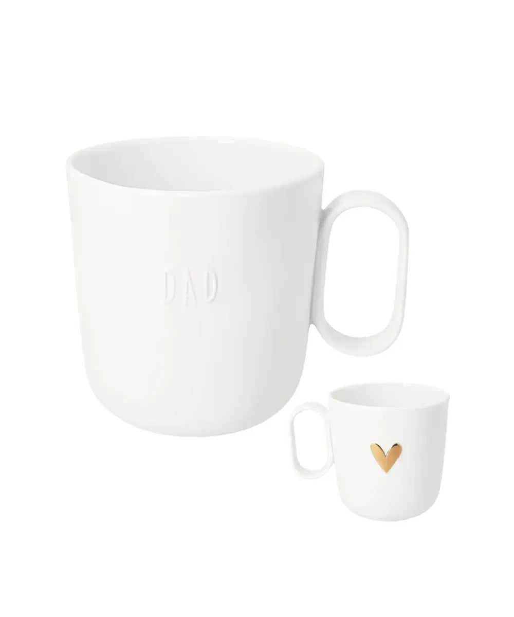 Mug en porcelaine blanche dad rader avec coeur dore et motif en relief.