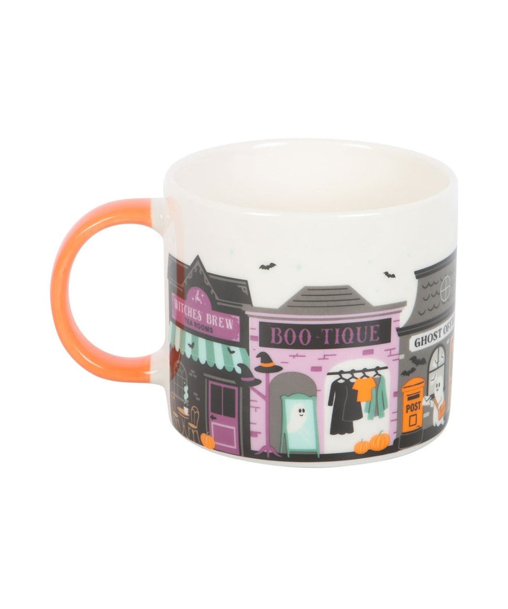 Mug d'Halloween Spooky Street de la sélection Merci Léonie sur fond blanc
