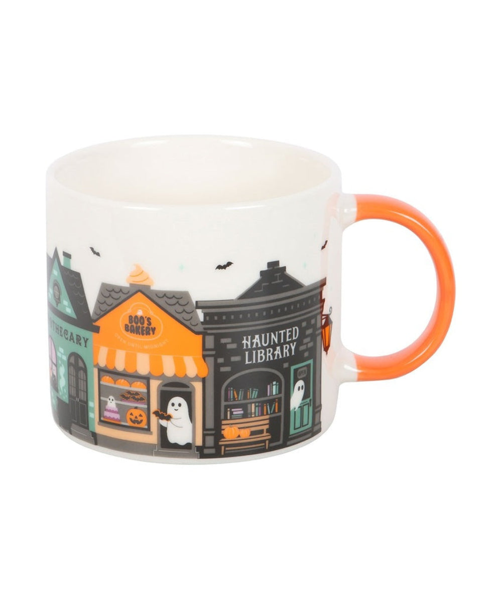 Mug d'Halloween Spooky Street de la sélection Merci Léonie sur fond blanc