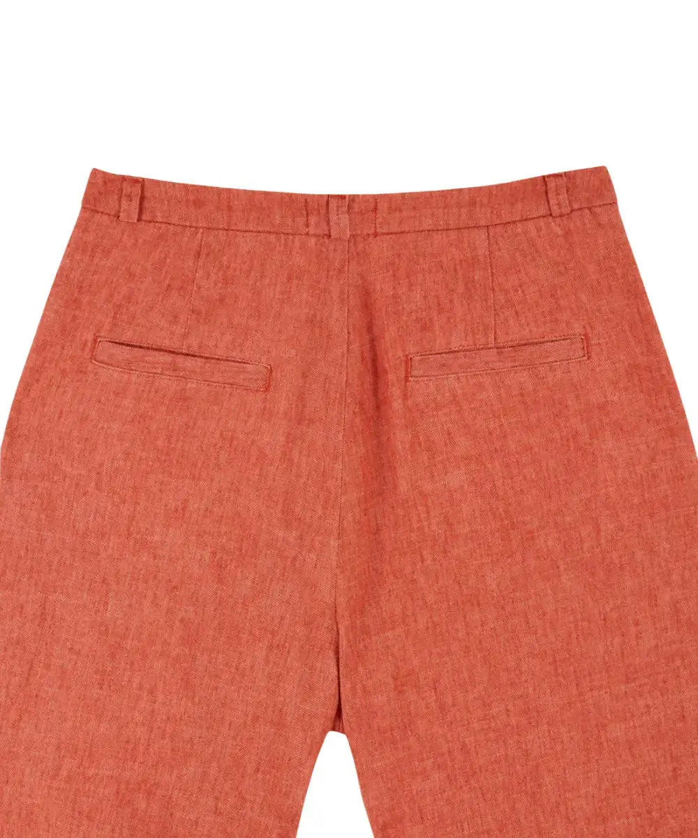 Photo sur fond blanc de l'arrière du pantalon rouge chiné de Emile et Ida et détails ur ses poches plaquées