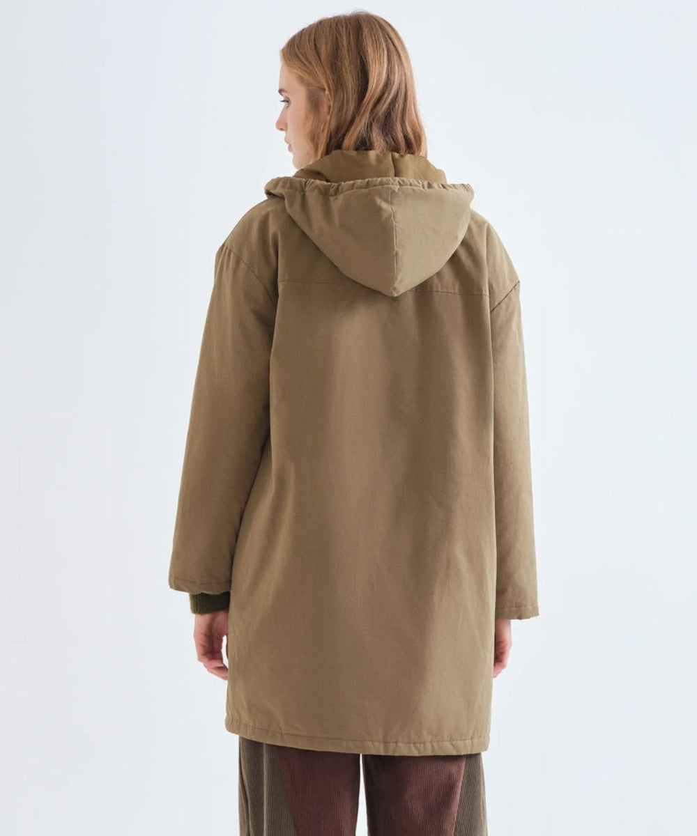 Parka verte à capuche de Compañía Fantástica