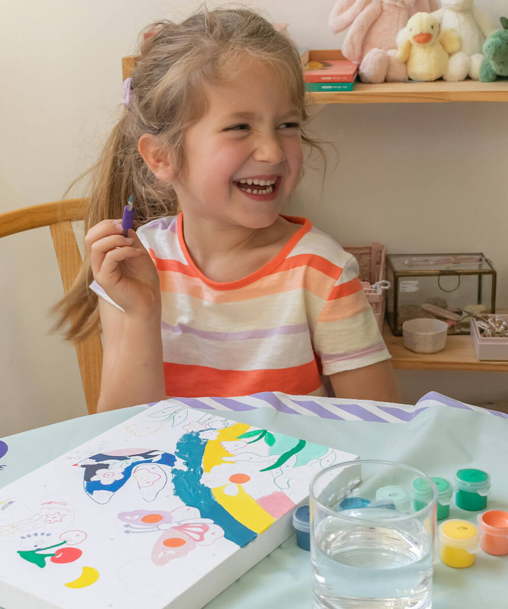 Peinture au numéro enfant Printemps de la marque La Petite Épicerie, en mise en scène