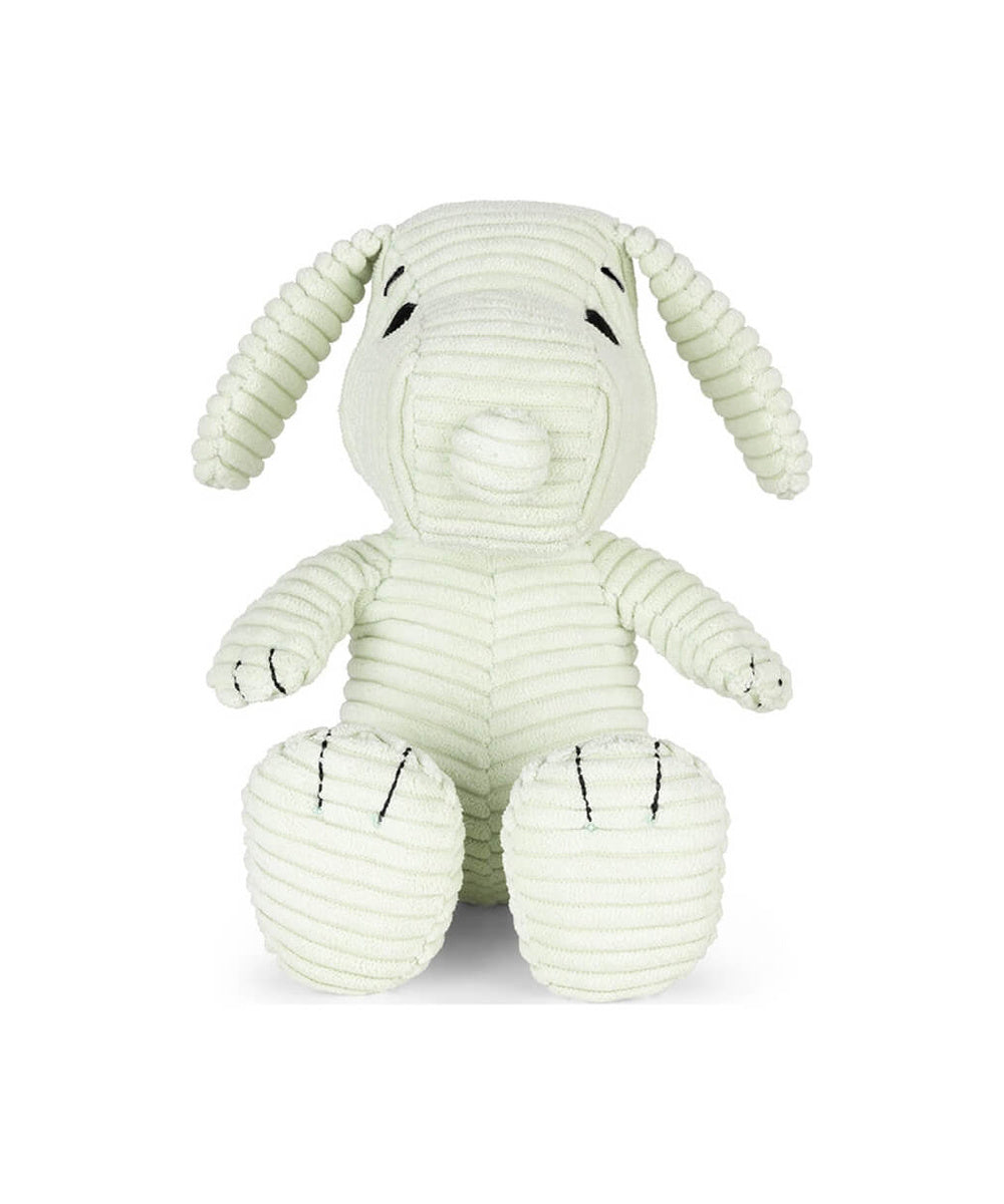 Peluche Snoopy velours côtelé Vert 19 cm de Bon Ton Toys, assis de face sur fond blanc