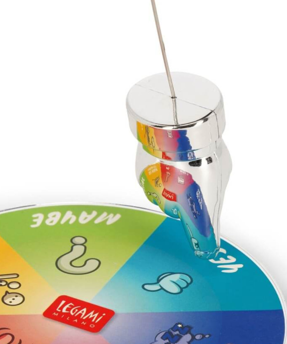 Pendule magnétique Decision Maker de la marque Legami, sur fond blanc