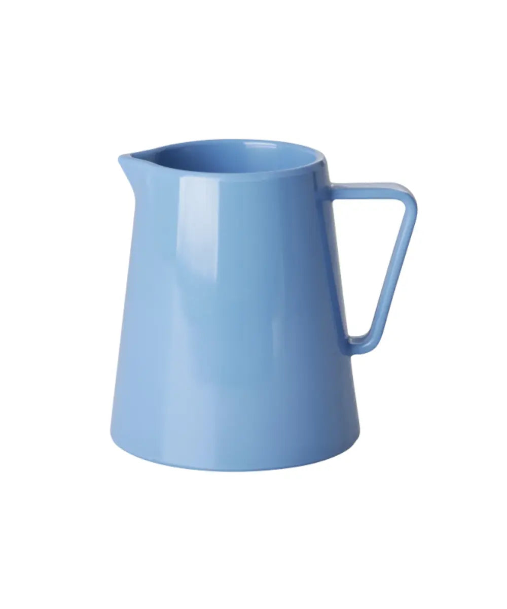 Petit pot à lait en mélamine bleu de la marque danoise Rice