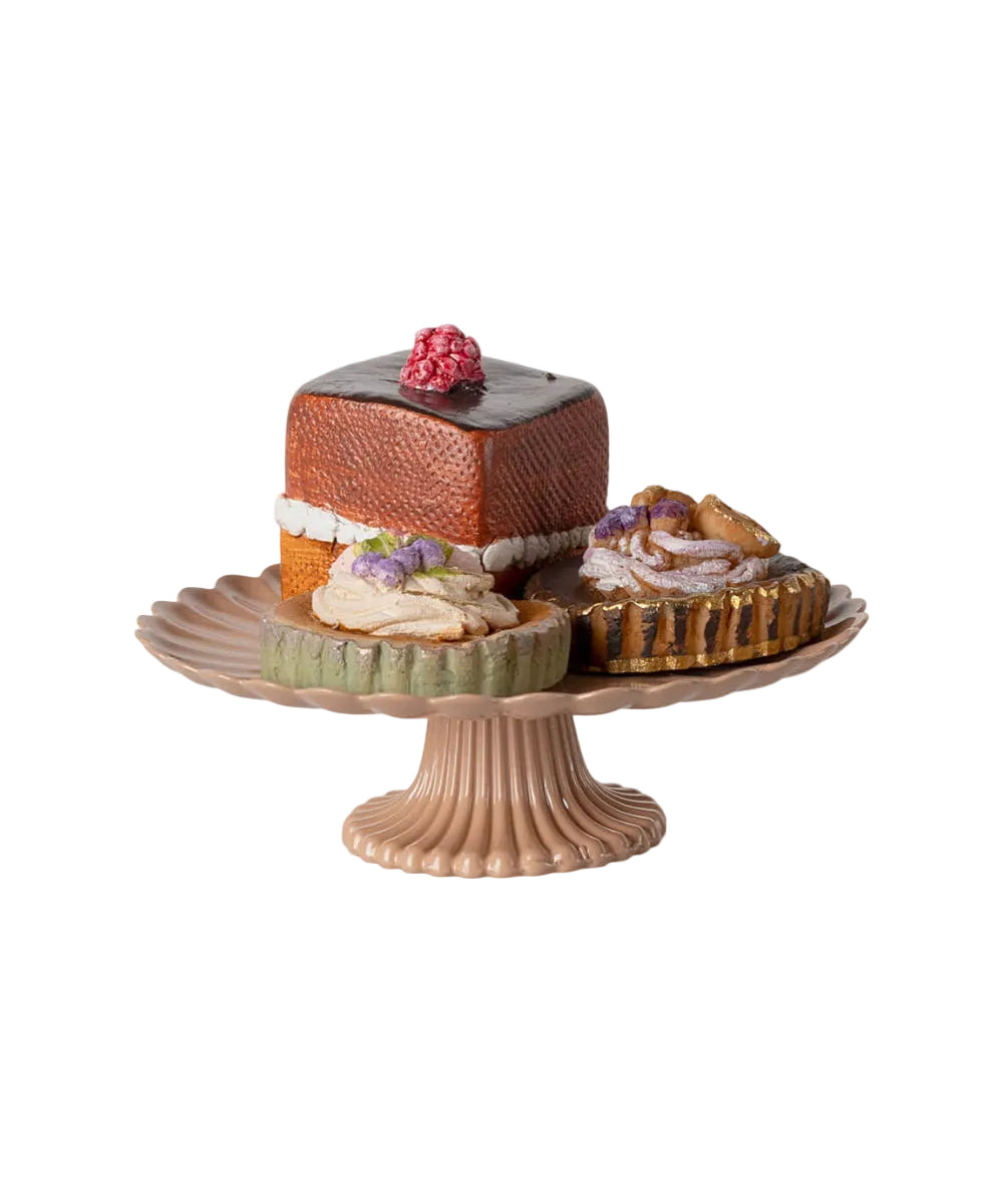 Petits Fours et Présentoir Miniature Rose de la marque Maileg, sur fond blanc