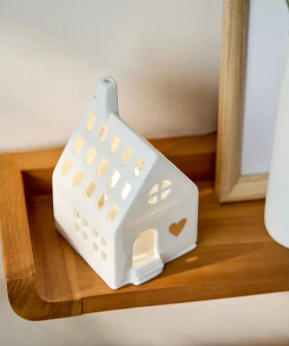 Gros plan en situation de Photophore maison Home is where the heart is de la marque Räder
