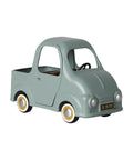 Camionnette pick up miniature en metal retro maileg pour voiture famille souris.